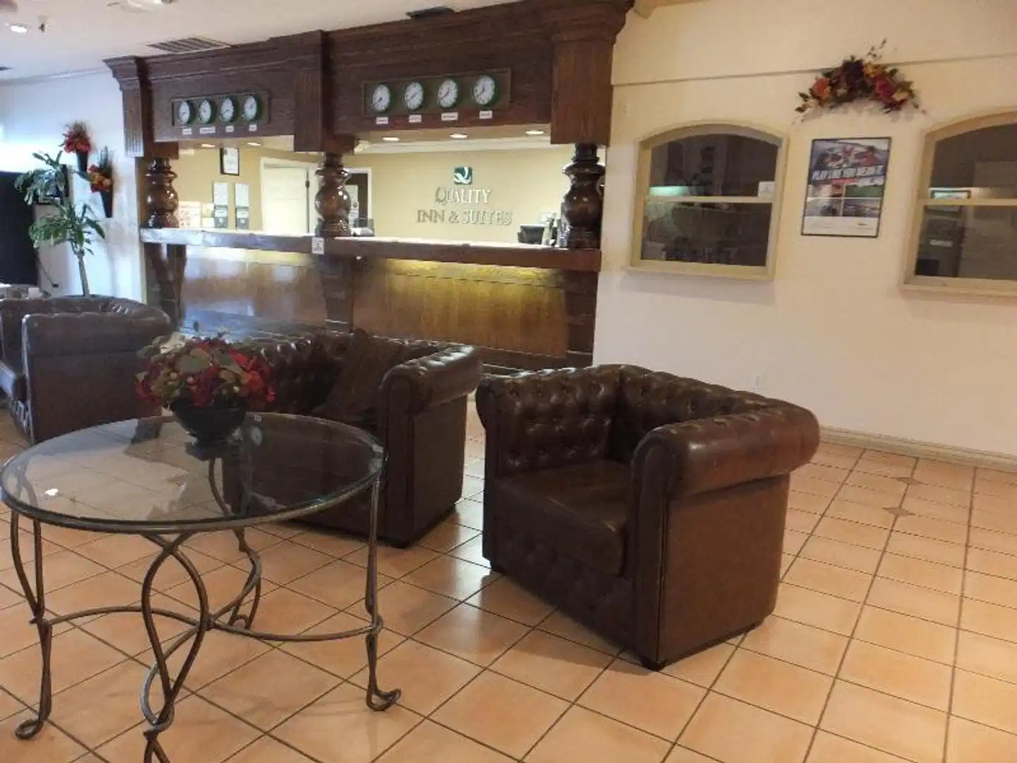 Quality Inn & Suites Lake Havasu City Lobby