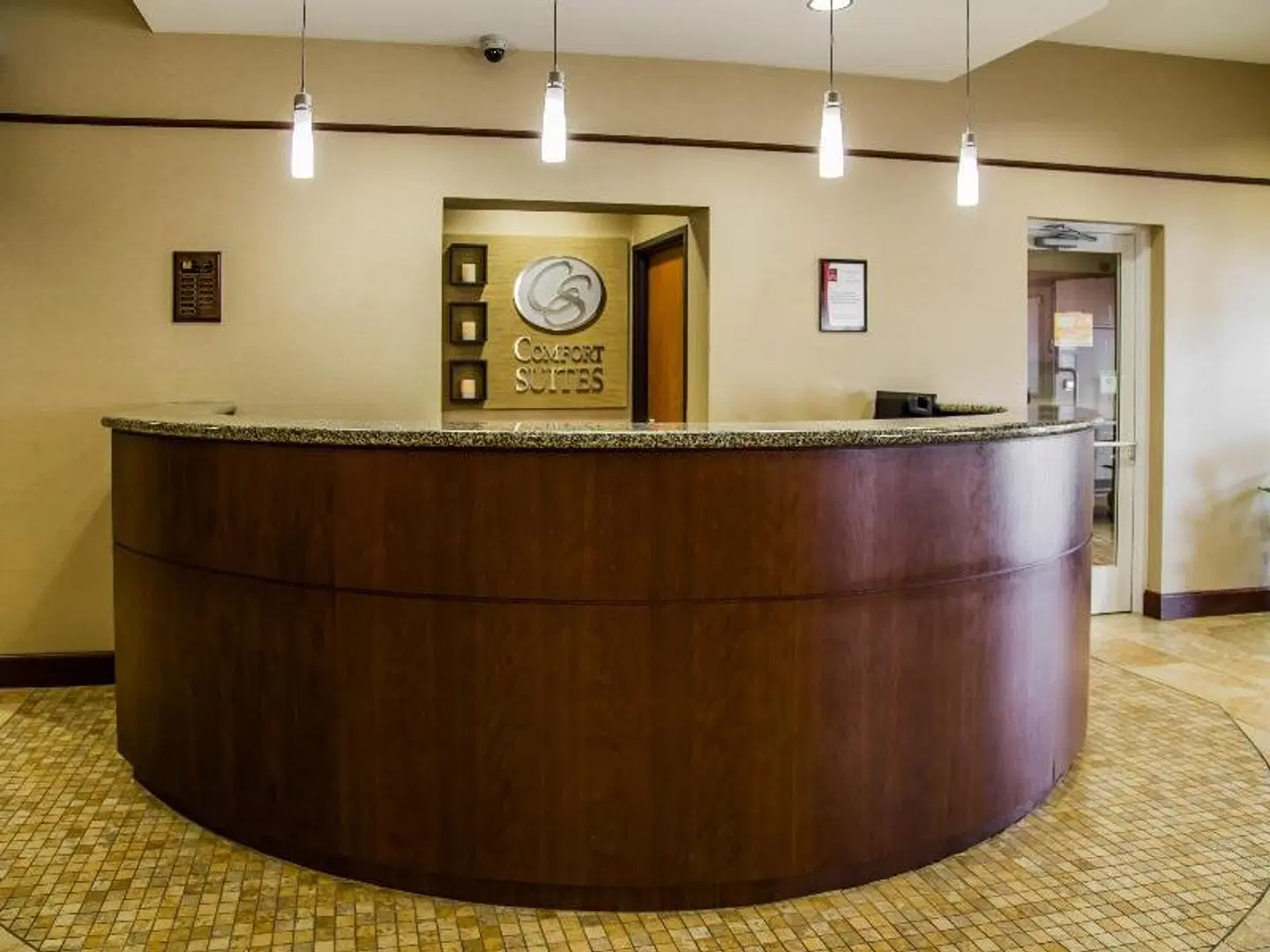 Comfort Suites - Sarasota / Little Sarasota Bay Lobby
