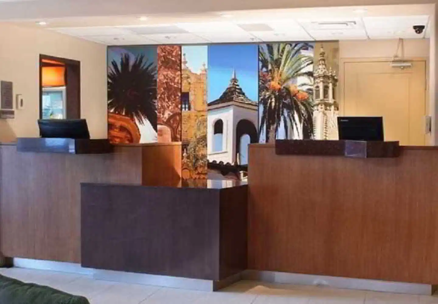 Fairfield Inn & Suites by Marriott San Diego Old Town Lobby