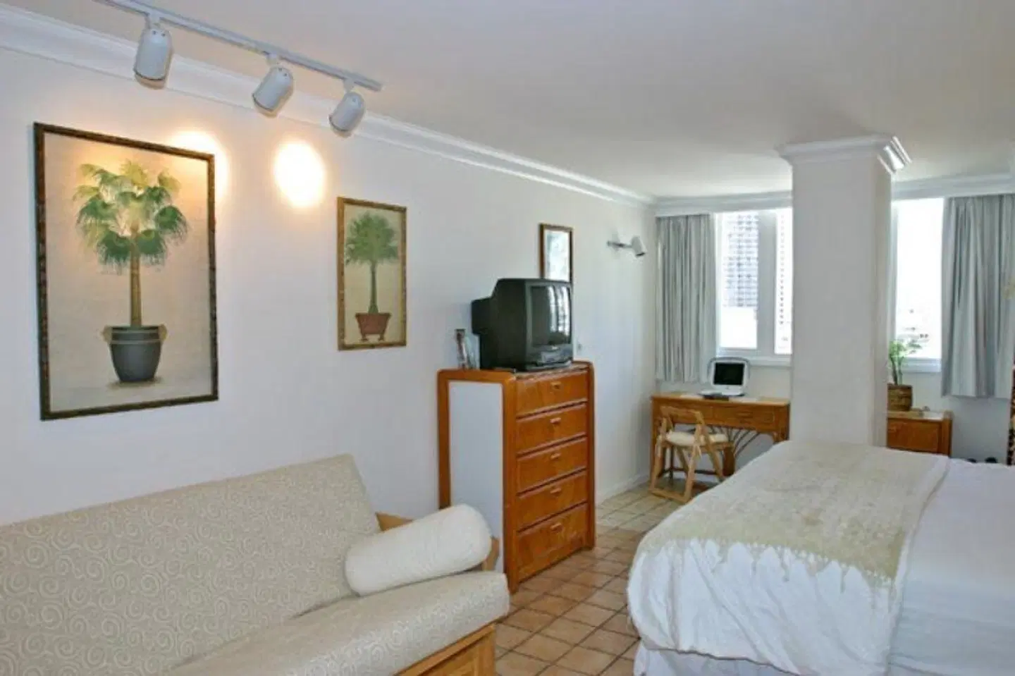 Castle Waikiki Grand Hotel ROOM_EXAMPLE