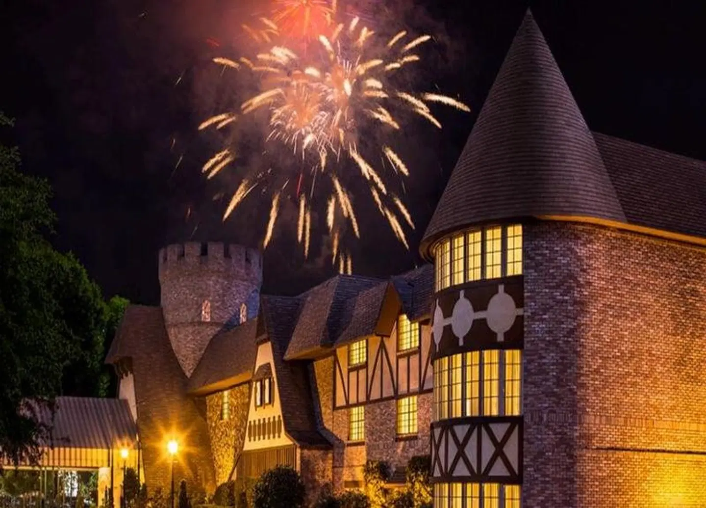 Sheraton Anaheim Hotel EXTERIOR