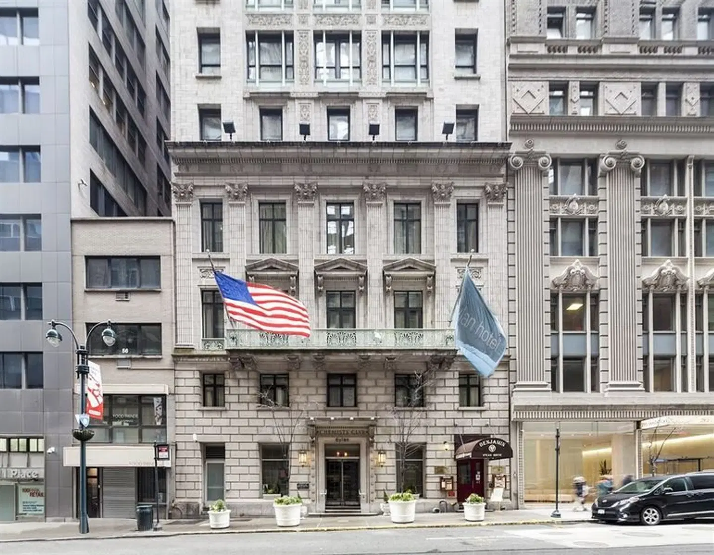 Dylan Hotel EXTERIOR