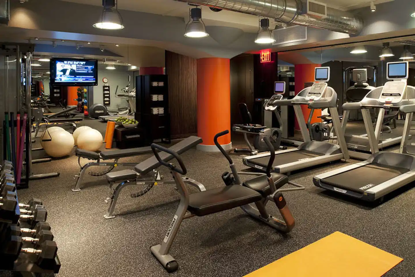 Ink 48 Hotel Sport und Entertainment