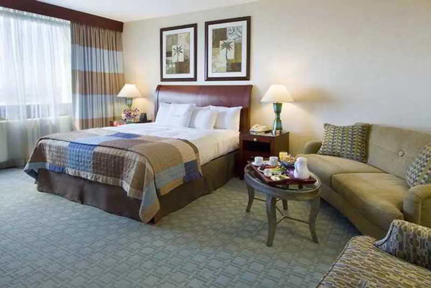 DoubleTree by Hilton Anaheim - Orange County EXTERIOR