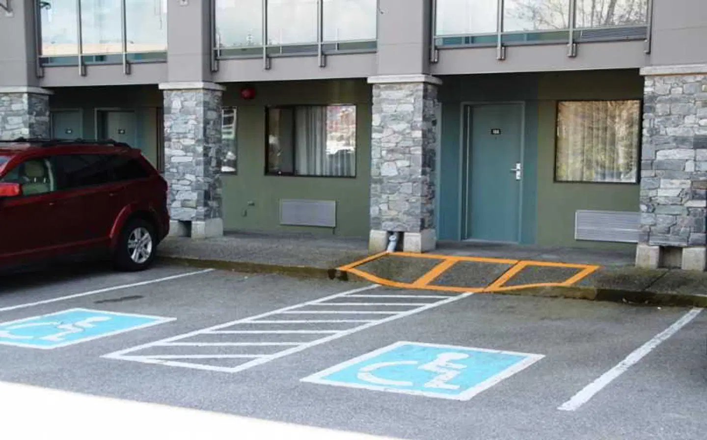 Accent Inns Burnaby LOUNGE_LOBBY