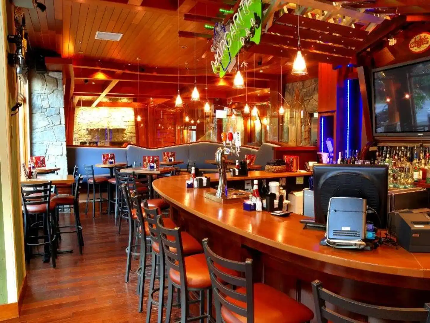 Fox Hotel & Suites Bar