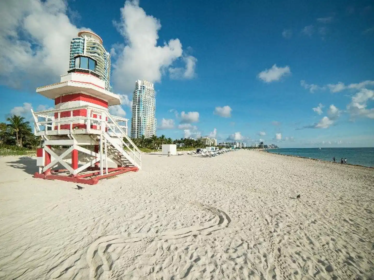 Red South Beach Hotel Strand