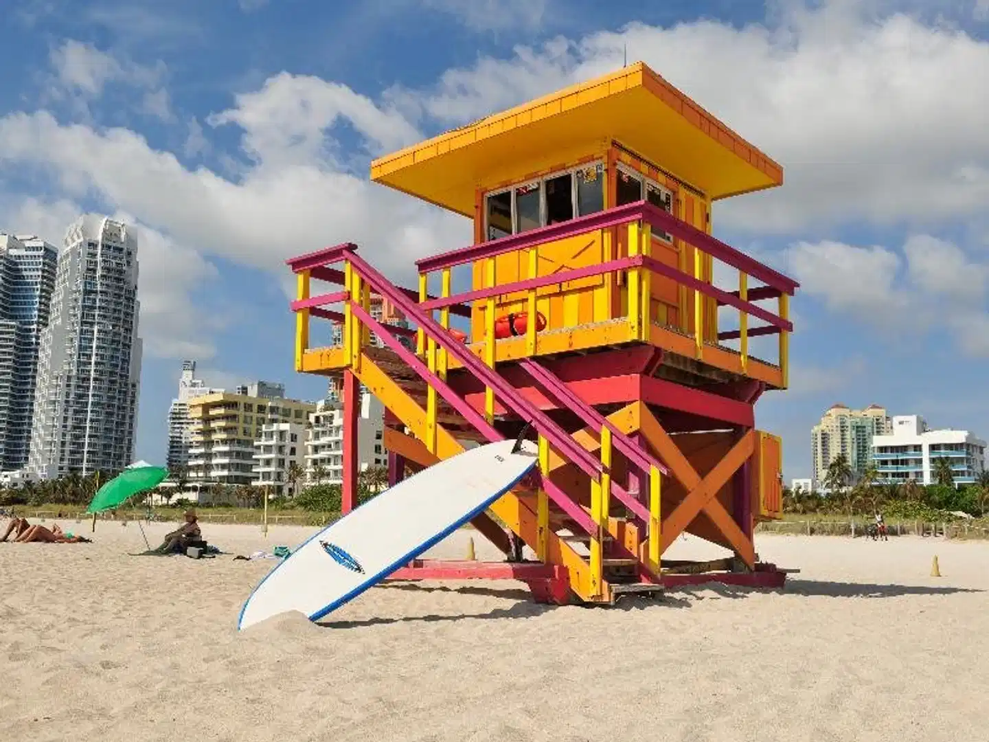 Red South Beach Hotel Strand