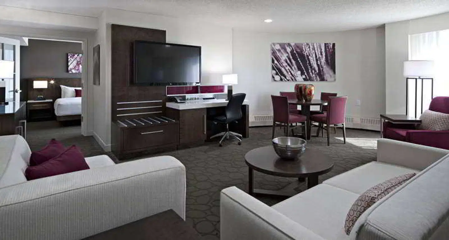 Delta Hotels by Marriott Edmonton South Conference Centre Wohnbeispiel