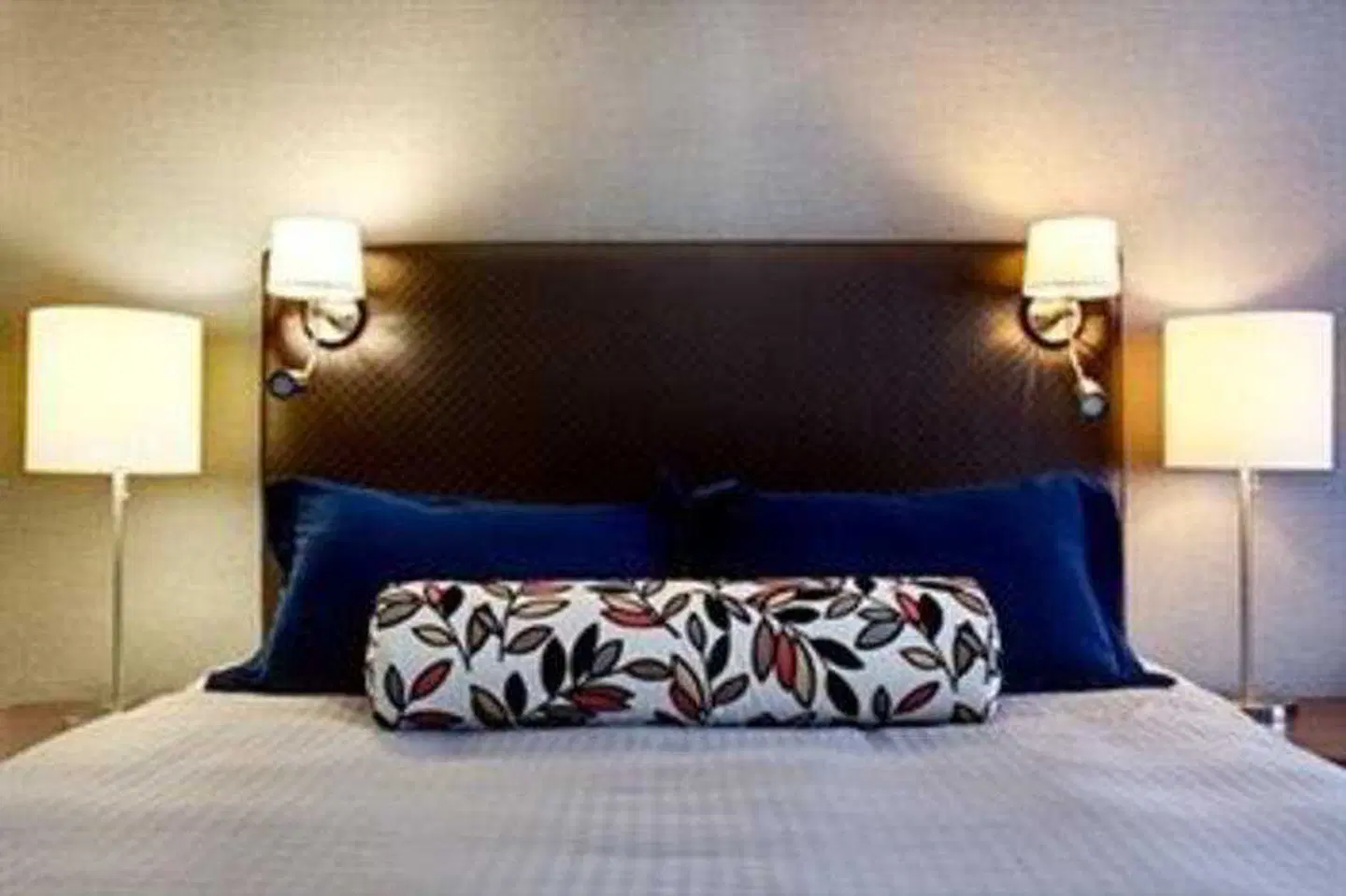 Sandman Signature Edmonton South Hotel ROOM_EXAMPLE