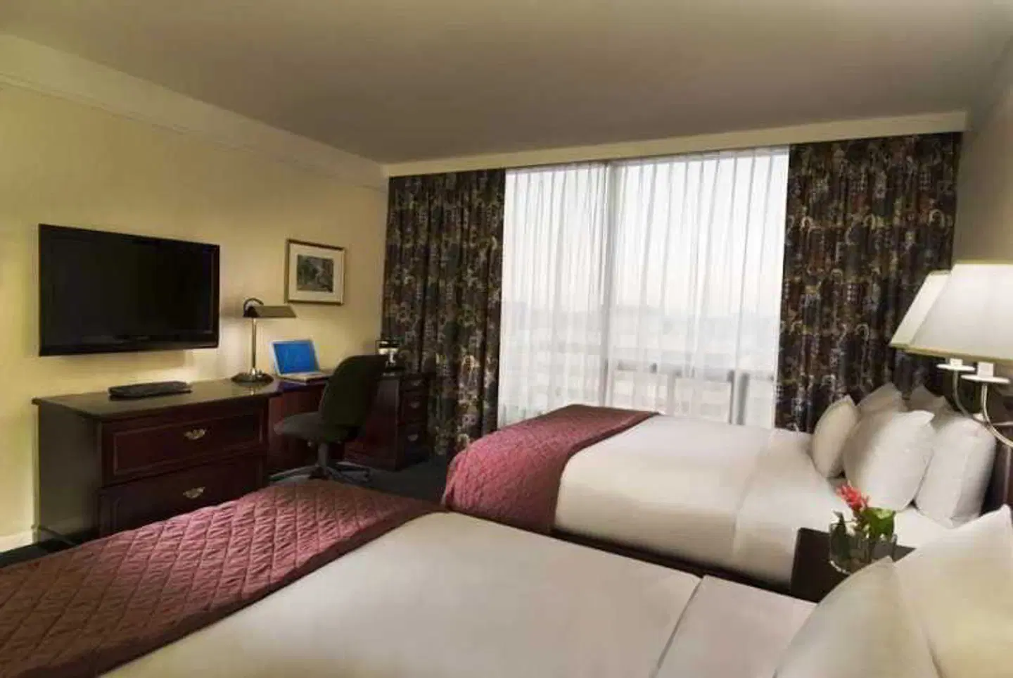 Delta Hotels by Marriott Toronto Airport & Conference Centre ROOM_EXAMPLE