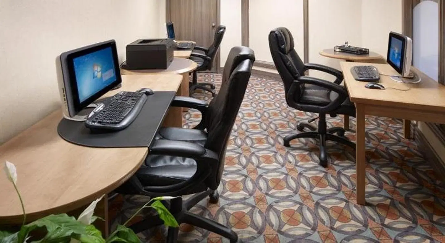 DoubleTree by Hilton Calgary North SPORTS_AND_LEISURE