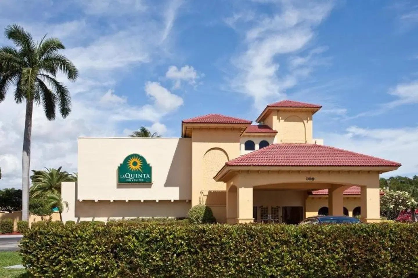 La Quinta Inn & Suites Fort Lauderdale Cypress Creek EXTERIOR