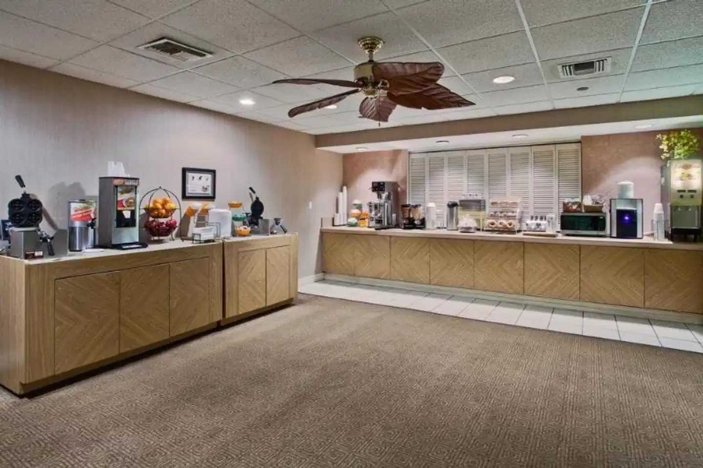 La Quinta Inn & Suites Fort Lauderdale Cypress Creek Lobby