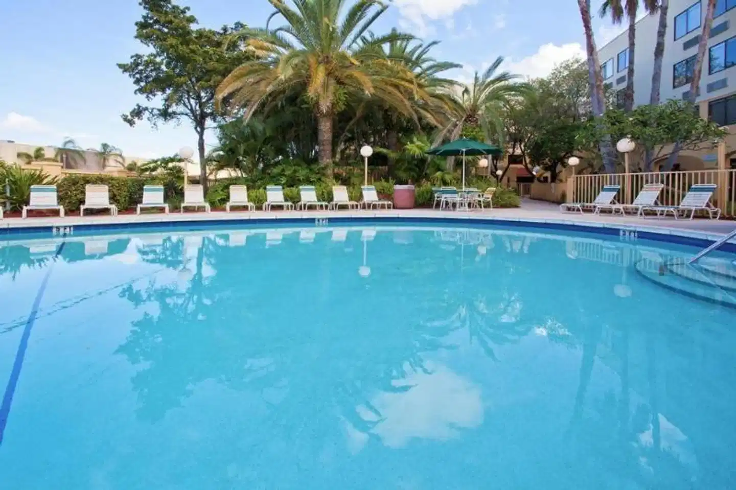 La Quinta Inn & Suites Fort Lauderdale Cypress Creek Pool