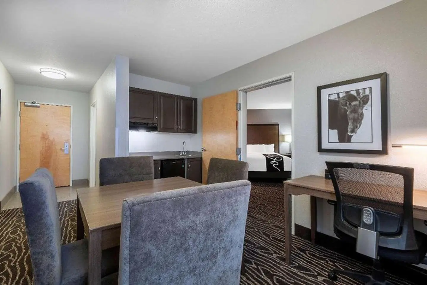 La Quinta Inn & Suites by Wyndham Fairbanks Airport ROOM_EXAMPLE