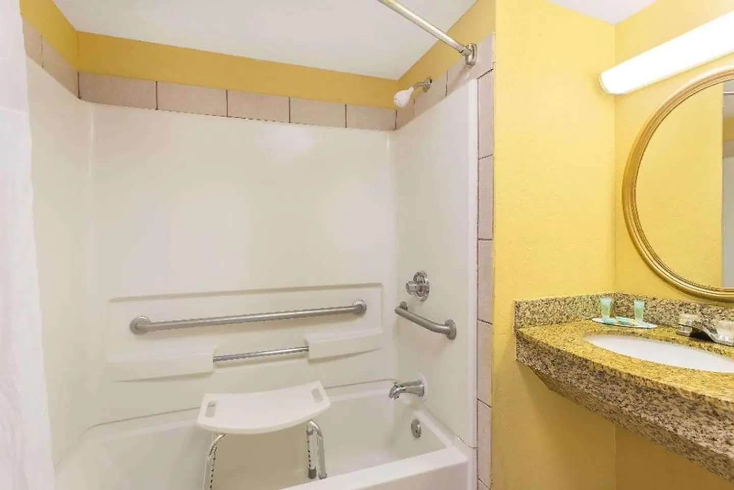 Quality Inn Badezimmer
