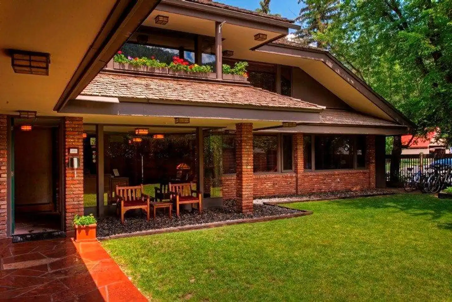 Hearthstone House Aussenansicht