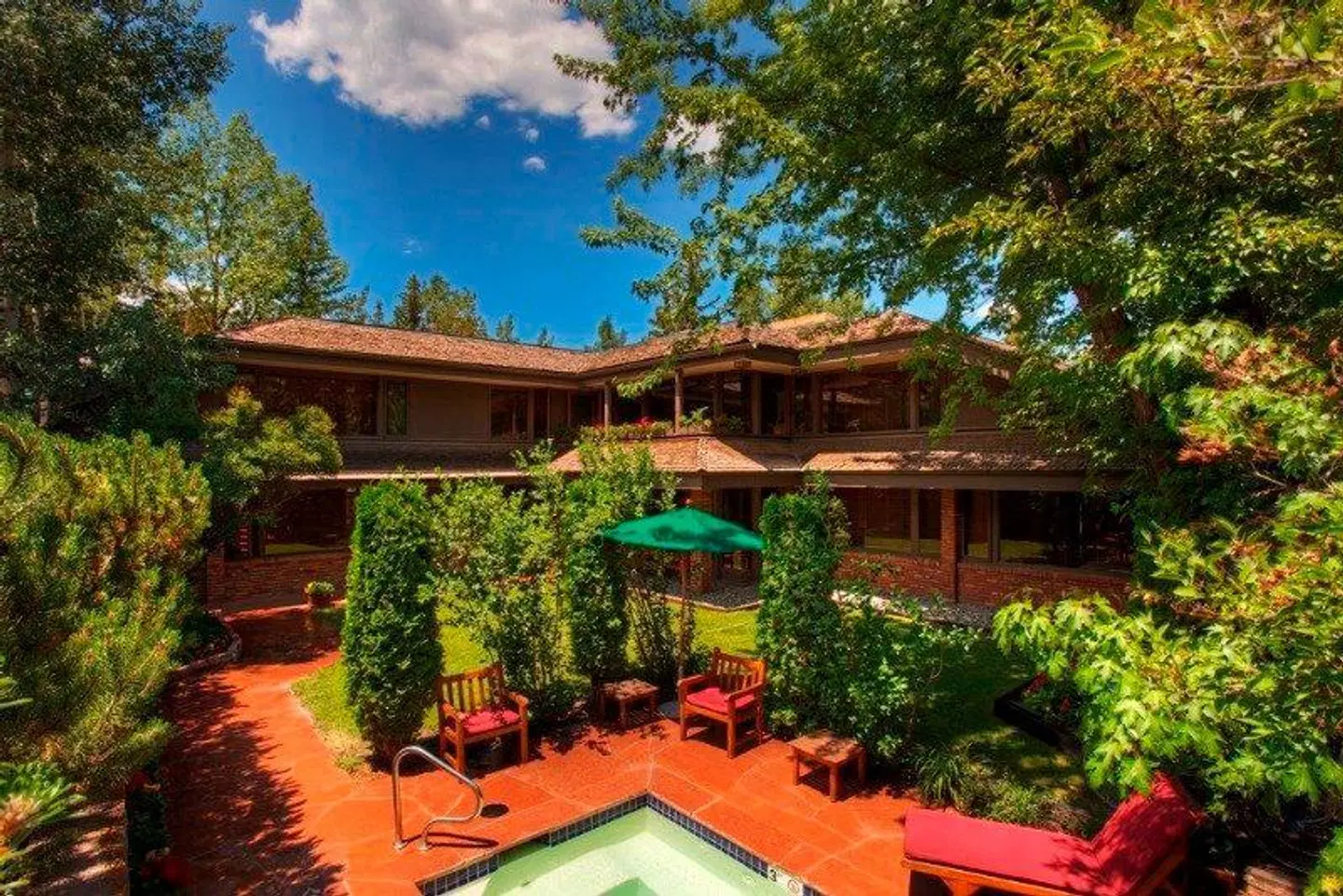 Hearthstone House EXTERIOR