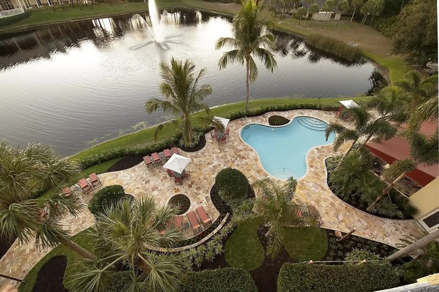 Inn at Pelican Bay OUTDOOR_POOL