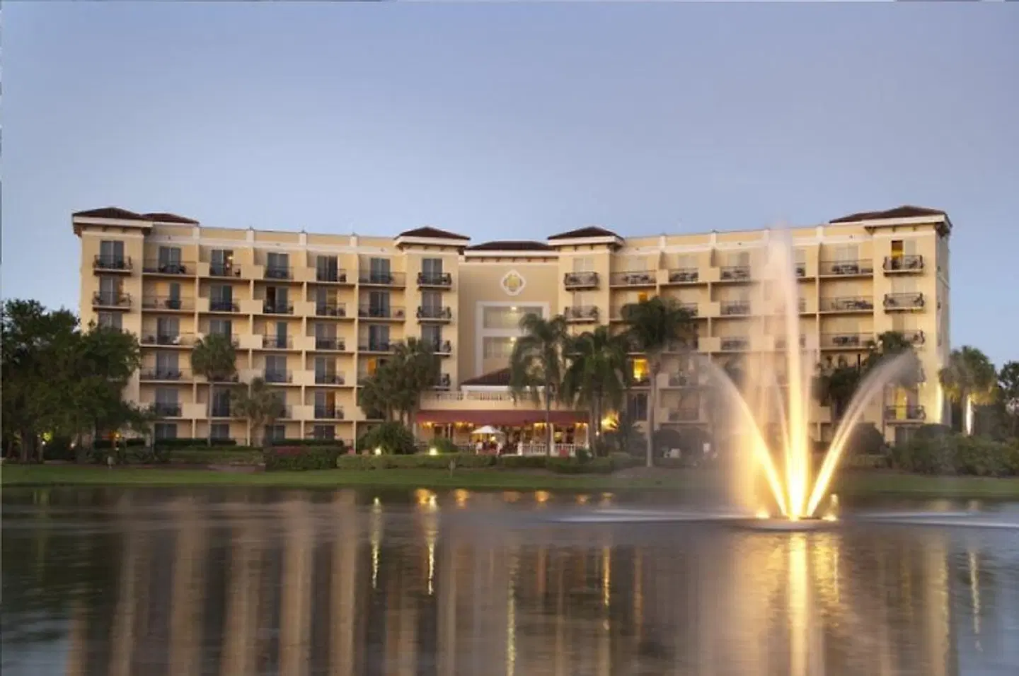 Inn at Pelican Bay EXTERIOR