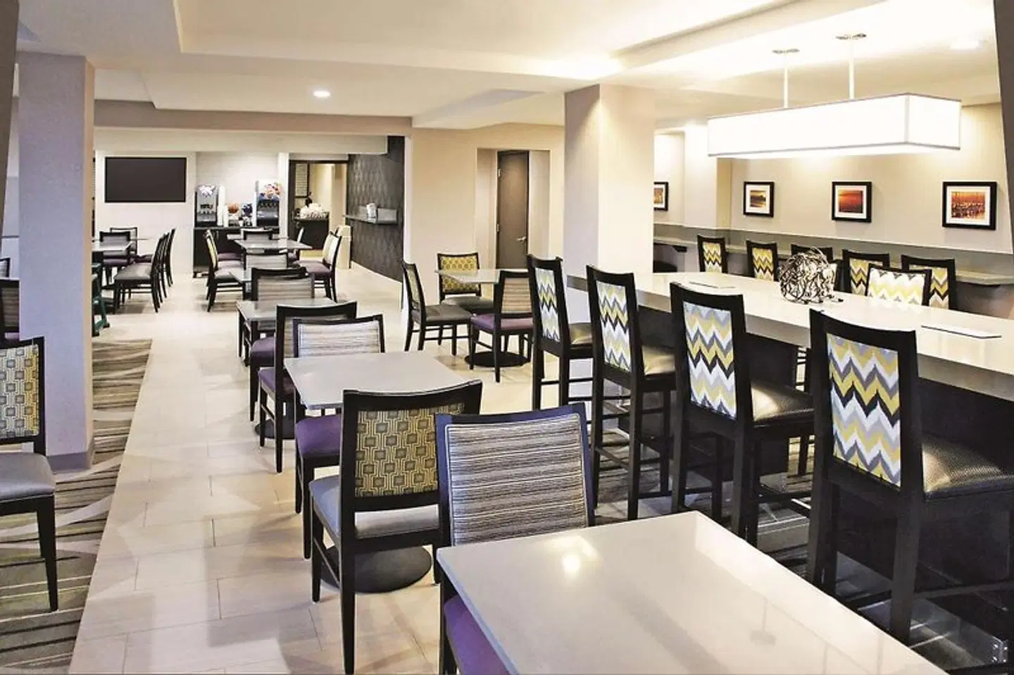 La Quinta Inn & Suites San Diego SeaWorld Zoo Area Bar