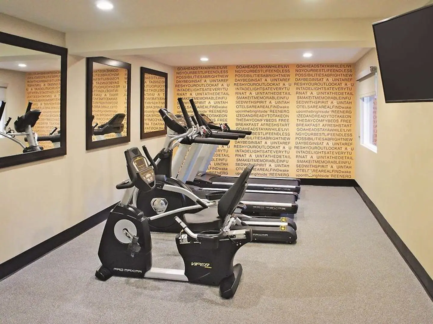 La Quinta Inn & Suites San Diego SeaWorld Zoo Area SPORTS_AND_LEISURE