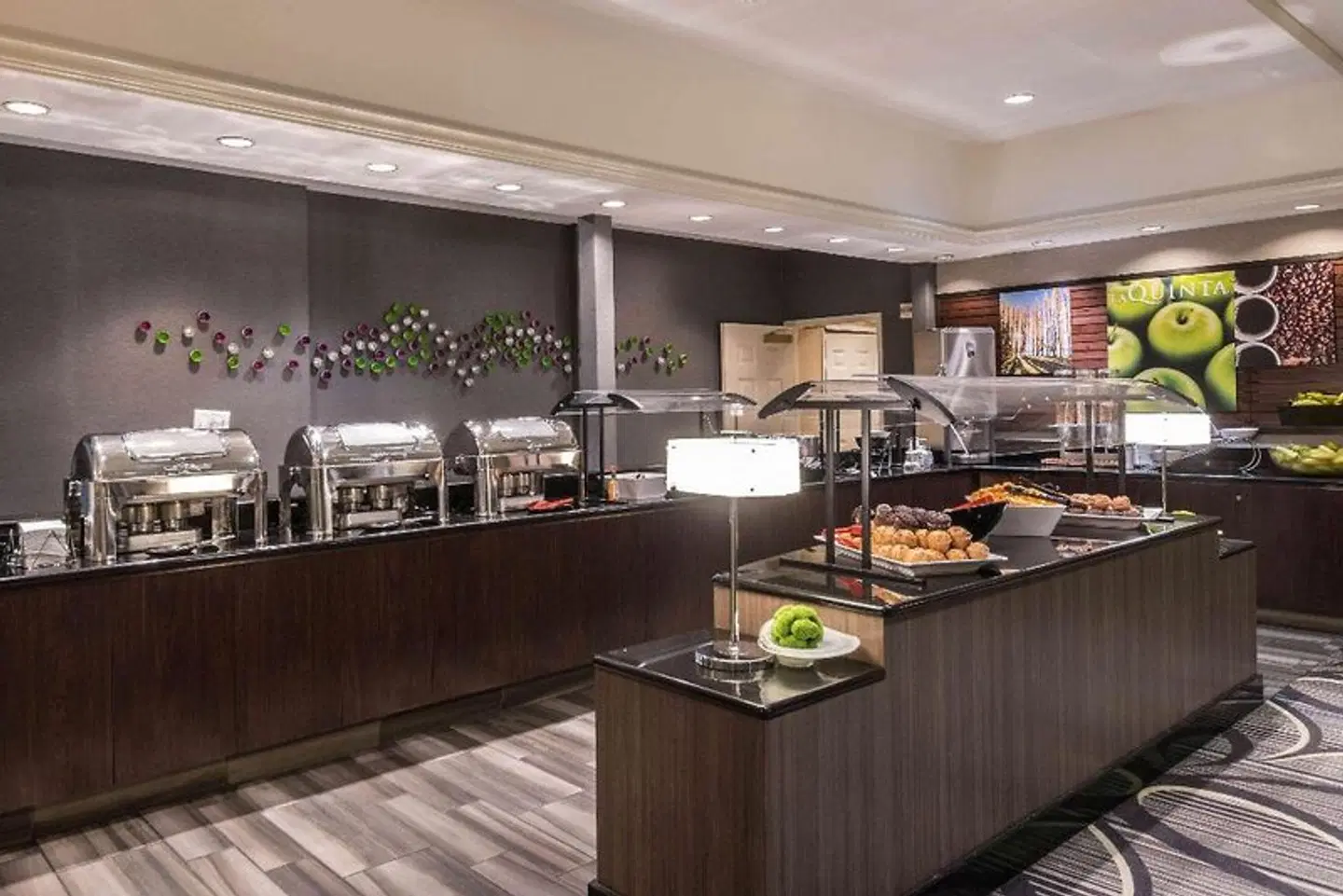 La Quinta Inn & Suites by Wyndham San Antonio Riverwalk Restaurant