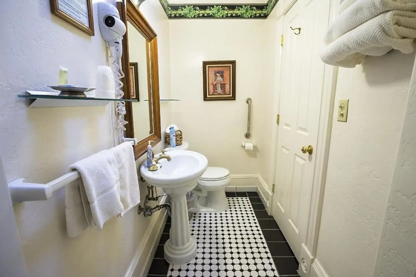 Red Garter B&B Inn Badezimmer