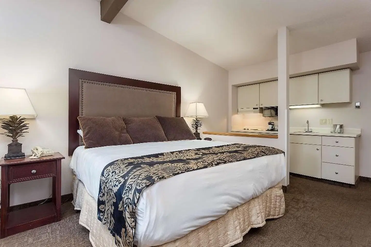 Shilo Inn Suites Hotel - Bend ROOM_EXAMPLE
