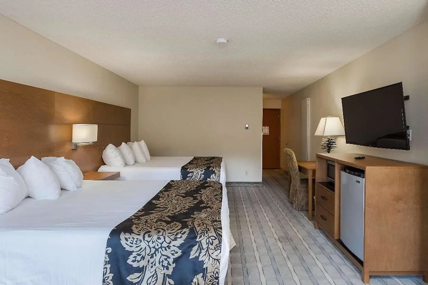 Shilo Inn Suites Hotel - Bend ROOM_EXAMPLE