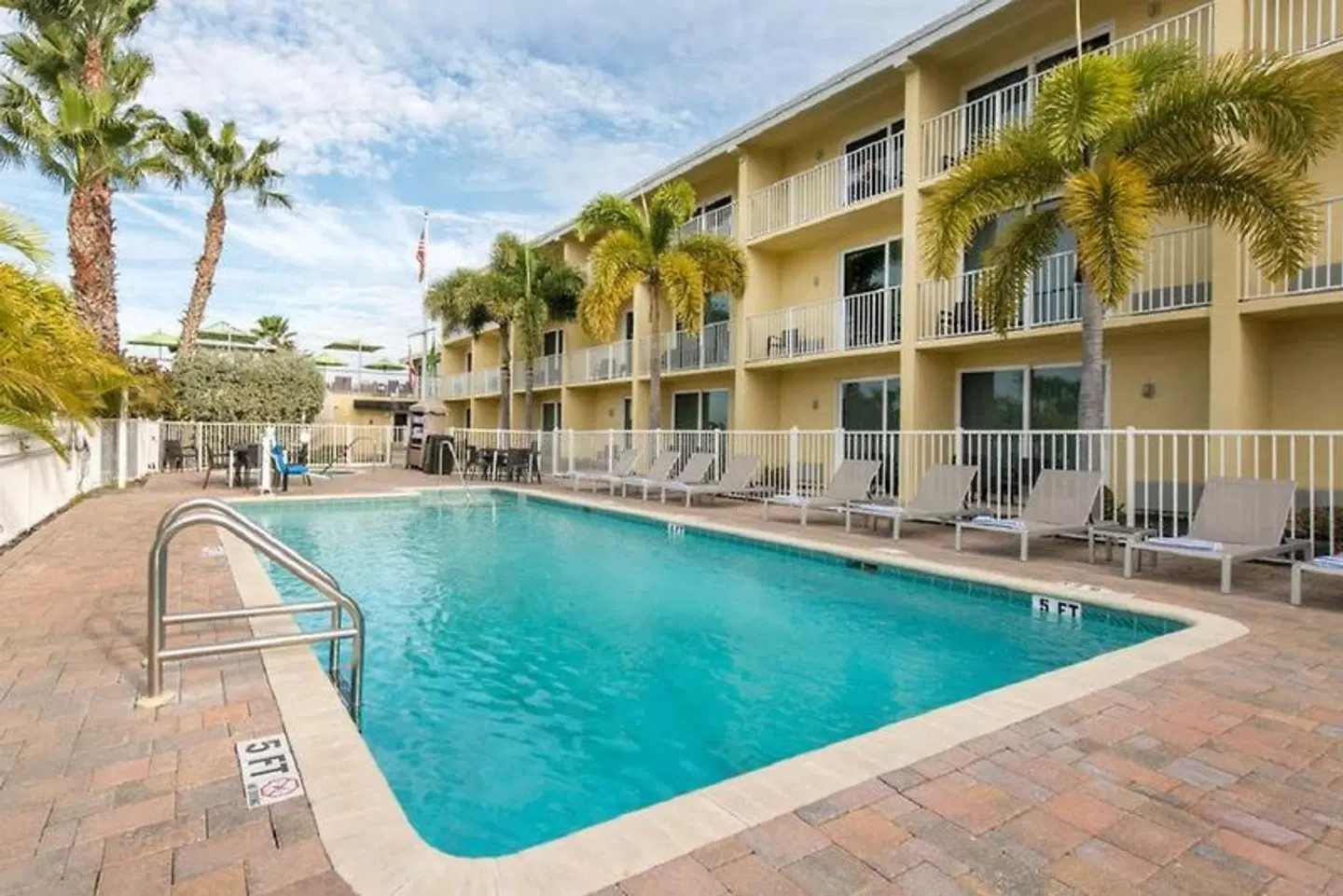 Treasure Bay Hotel & Marina OUTDOOR_POOL