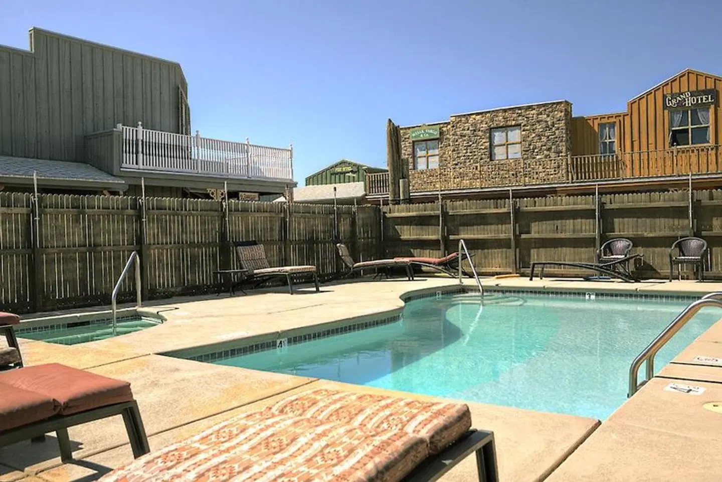 Tombstone Monument Ranch OUTDOOR_POOL
