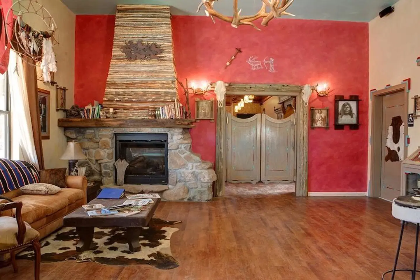 Tombstone Monument Ranch LOUNGE_LOBBY