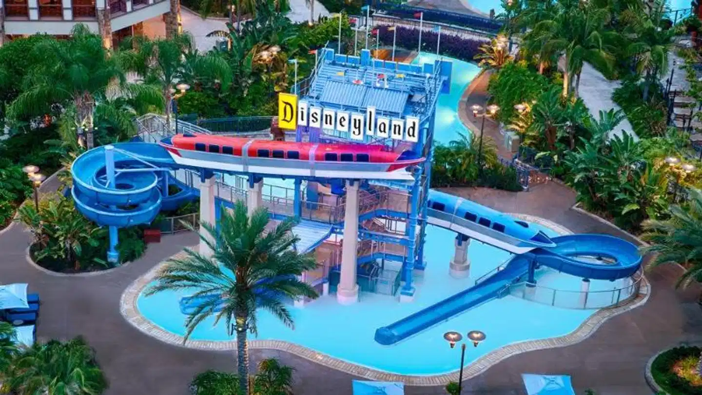 Disneyland Hotel Pool