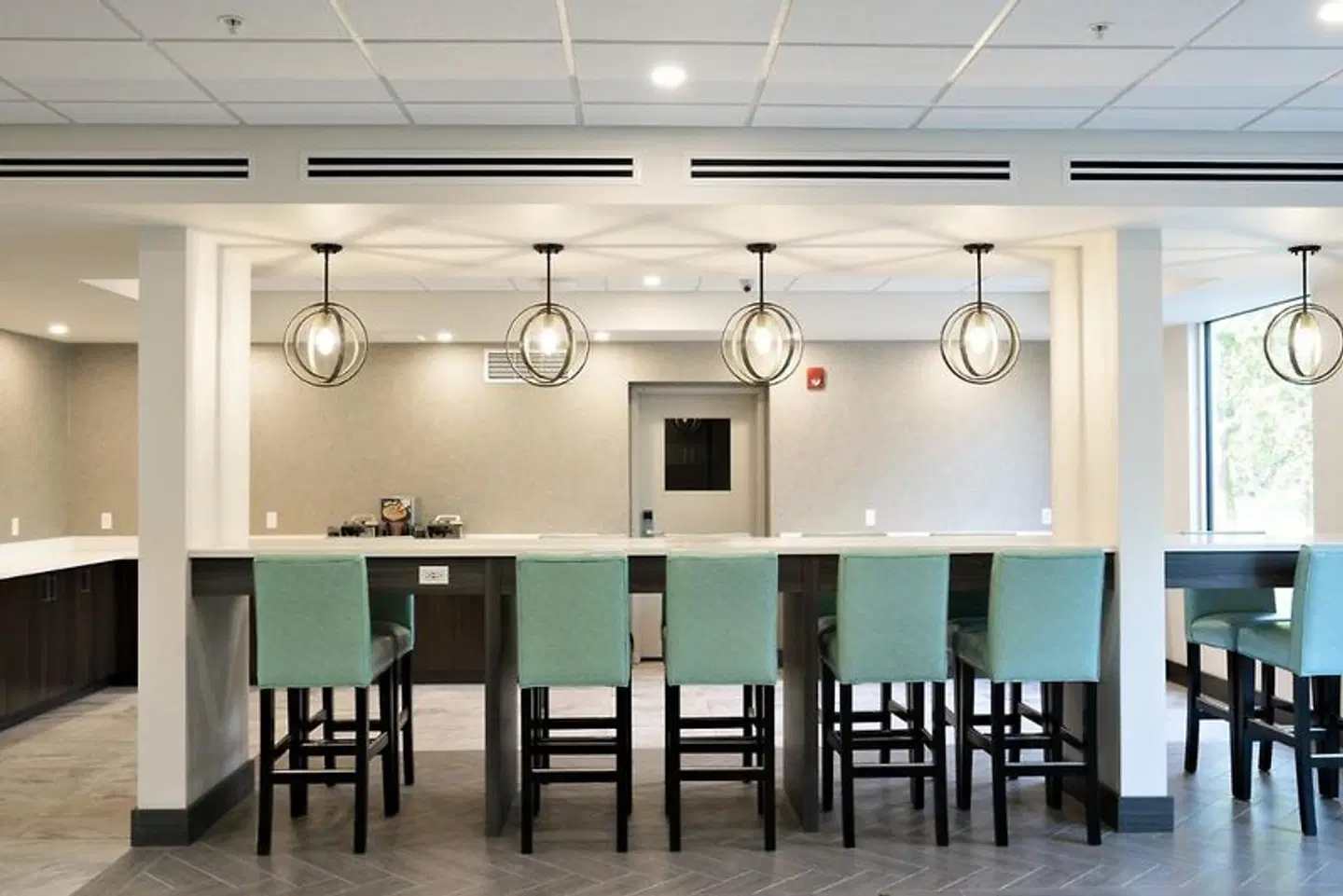 Coast Oliver Hotel Bar