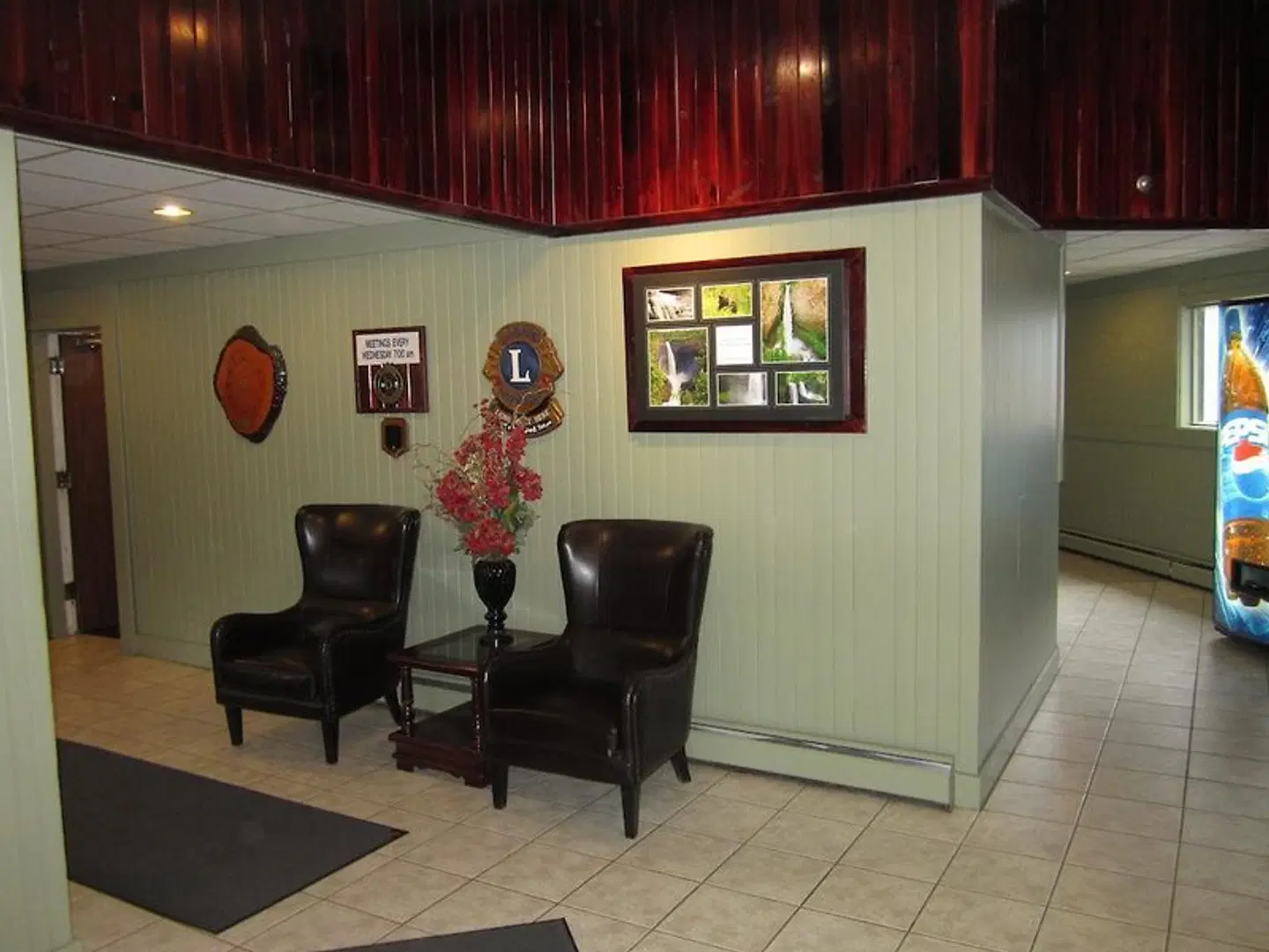 Wells Gray Inn LOUNGE_LOBBY
