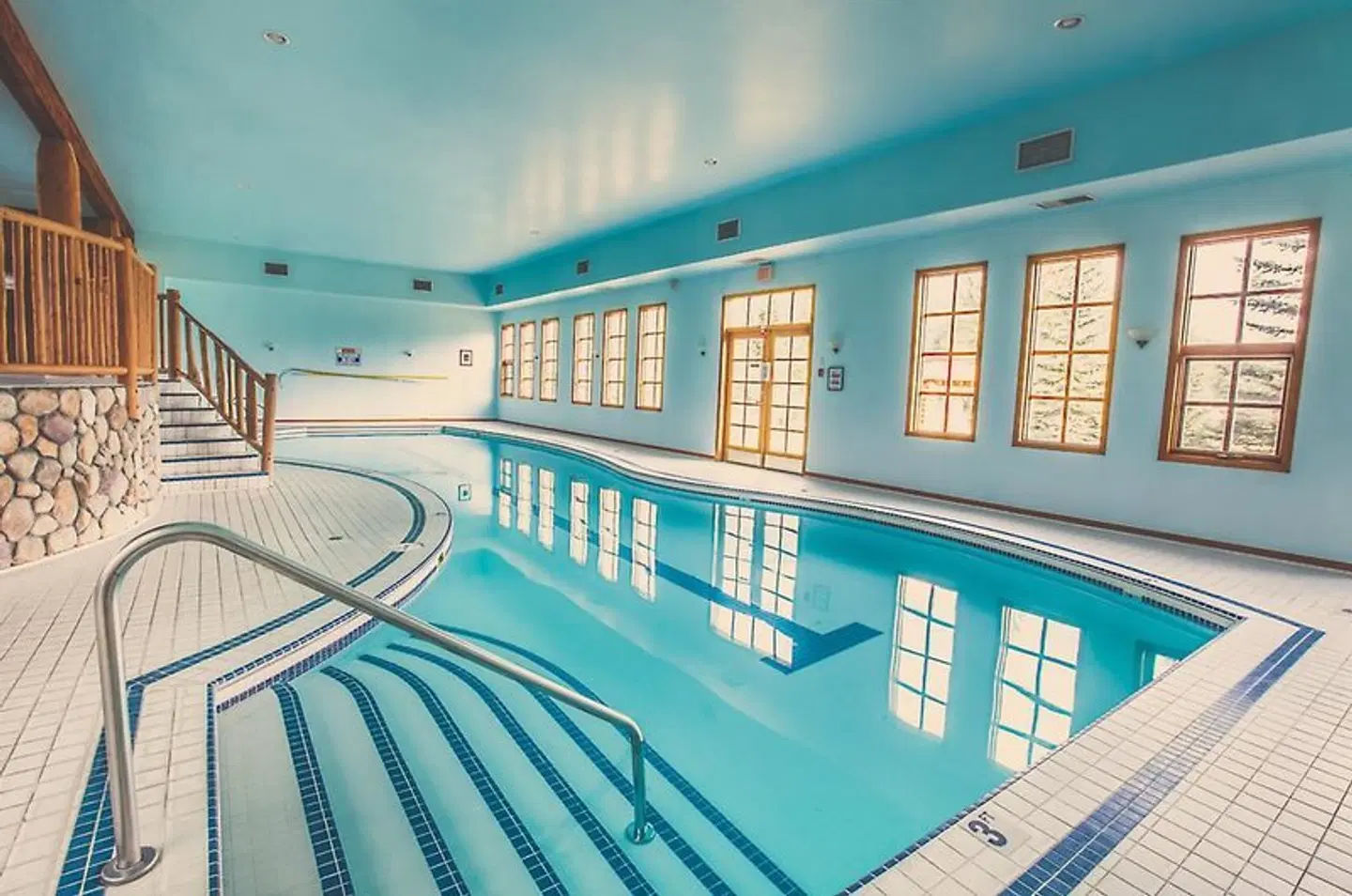 Glacier House Hotel & Resort Hallenbad