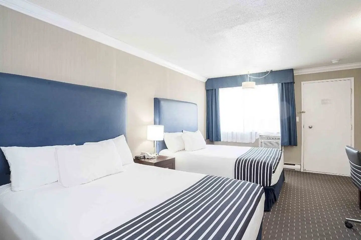Sandman Inn Blue River ROOM_EXAMPLE