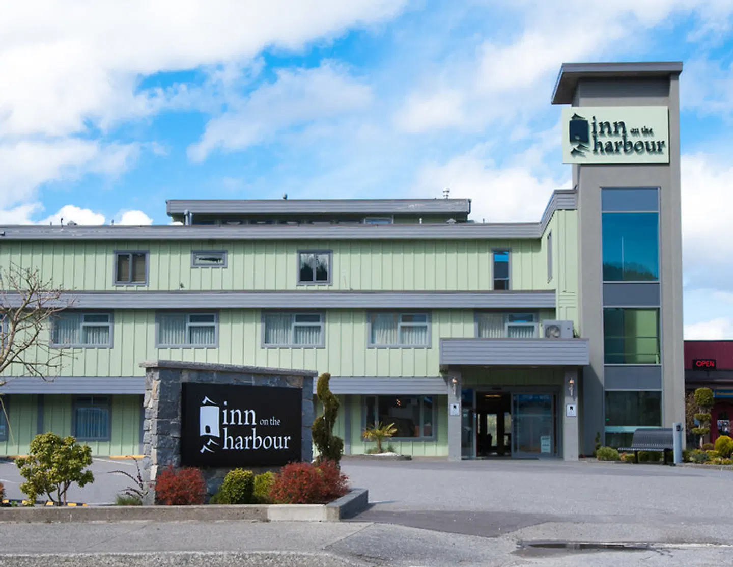 Inn on the Harbour EXTERIOR