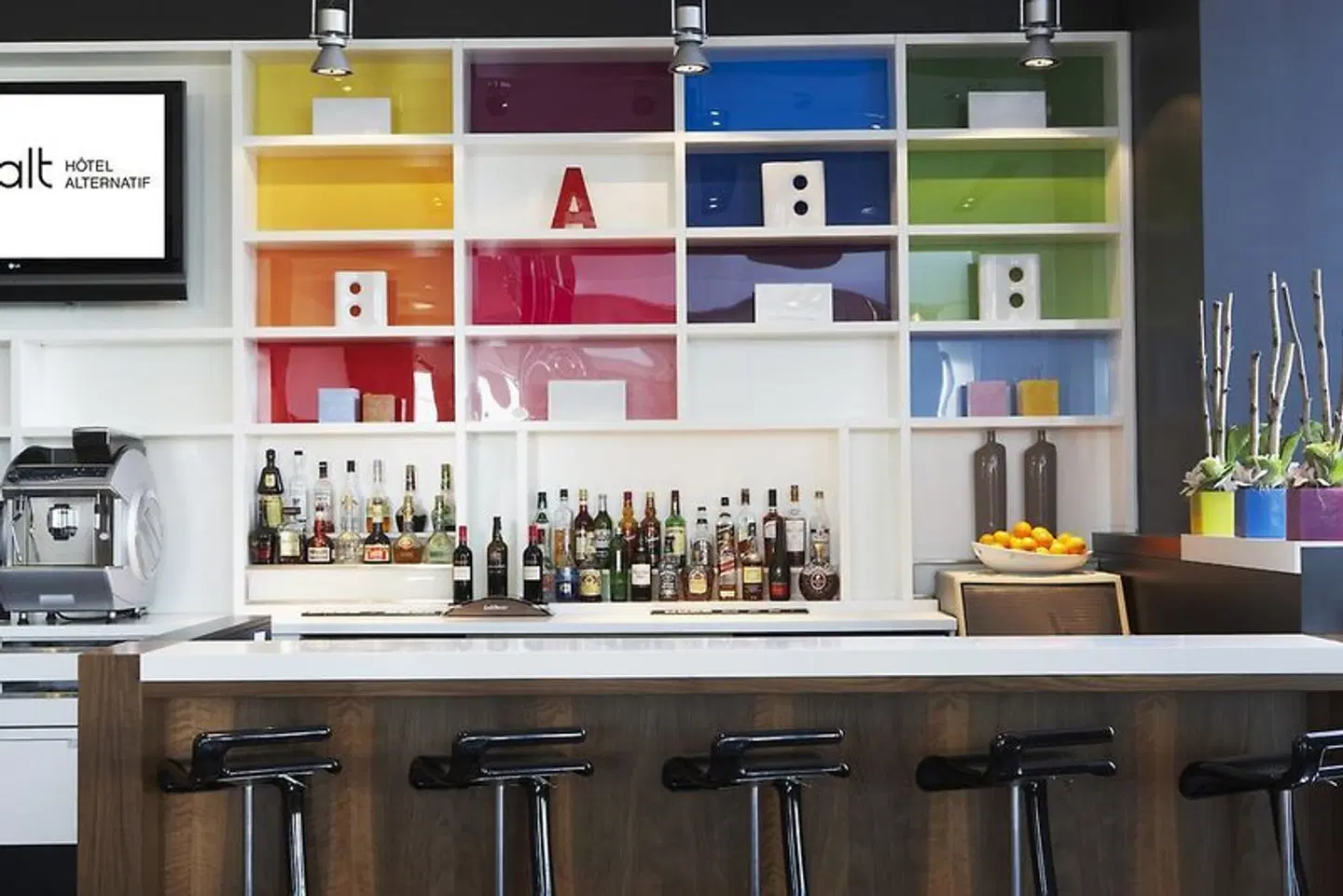 ALT Hotel Quebec City Bar