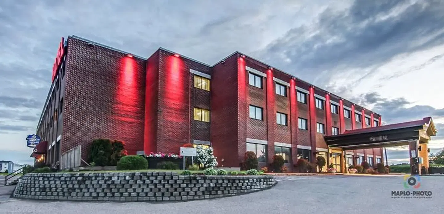 Chateau Roberval EXTERIOR
