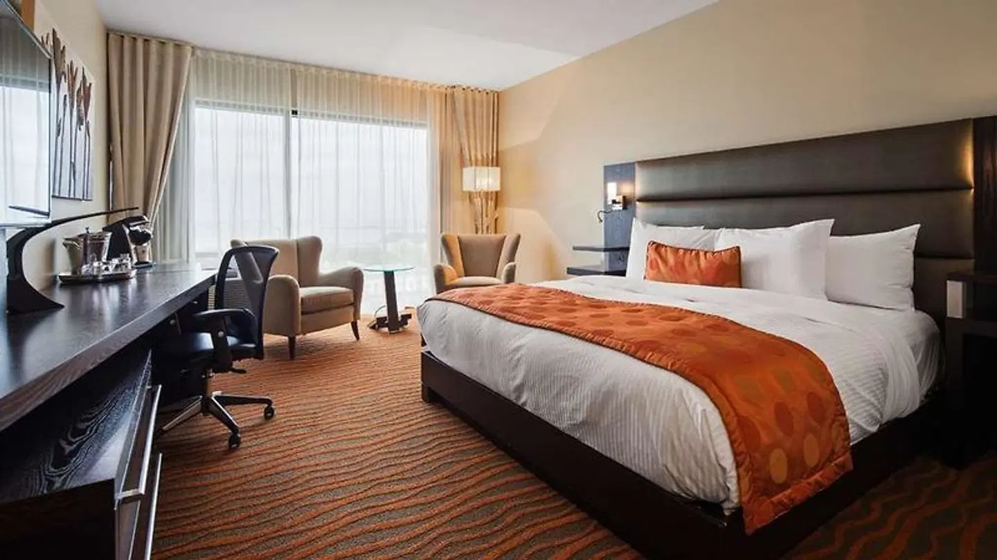 Best Western Plus Hotel Levesque ROOM_EXAMPLE