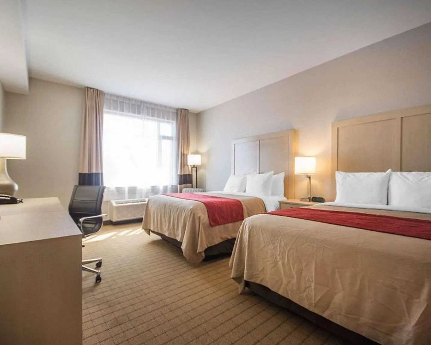 Comfort Inn & Suites ROOM_EXAMPLE