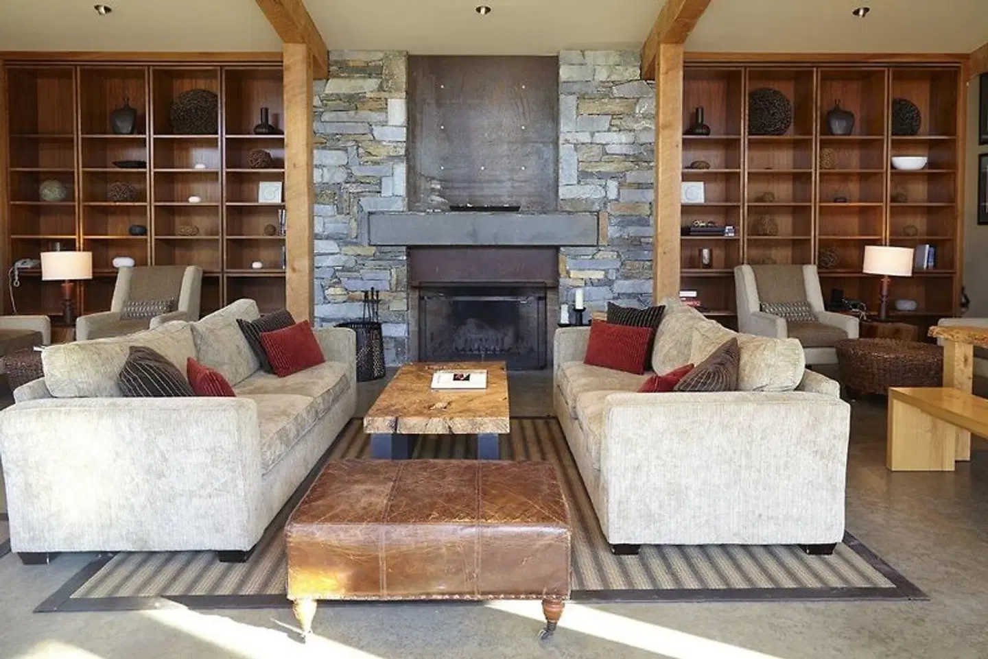 Cox Bay Beach Resort LOUNGE_LOBBY