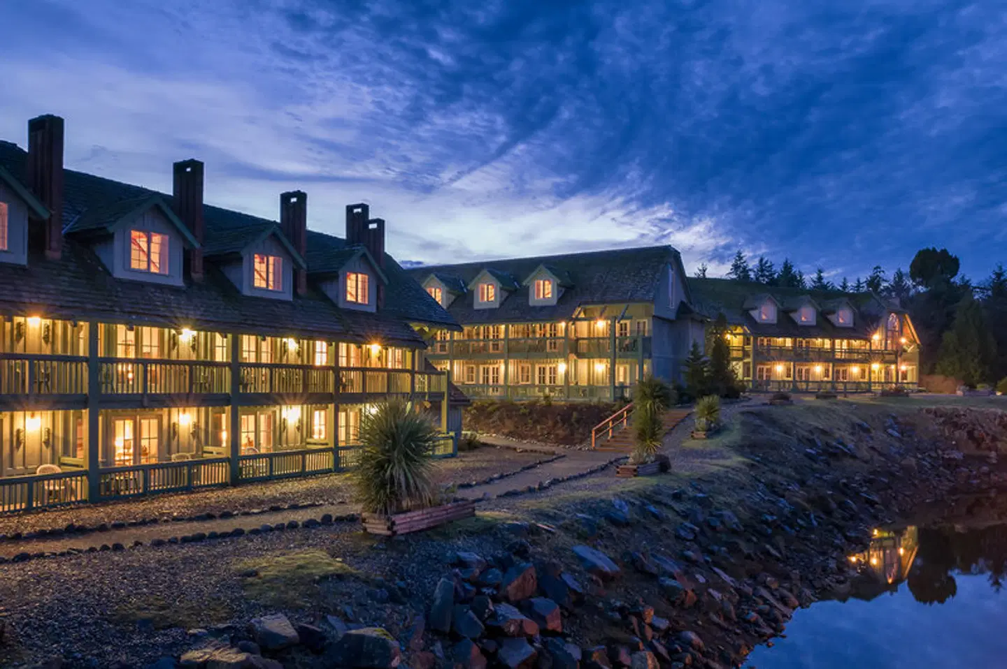 Canadian Princess Fishing Lodge & Marine Adventures EXTERIOR