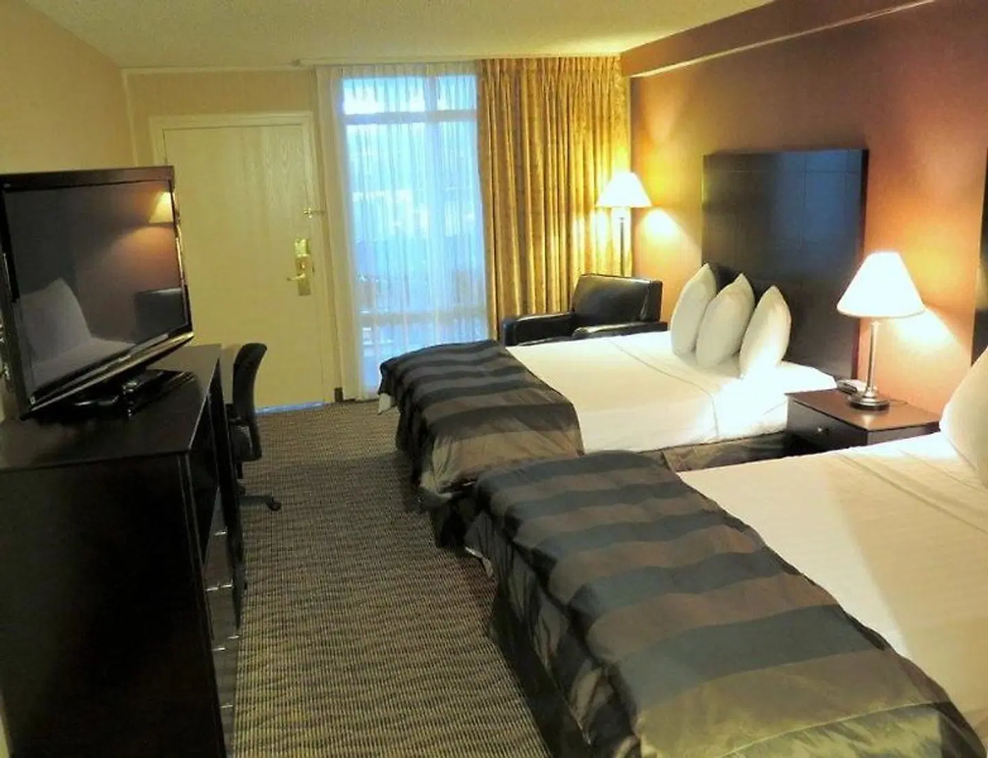 Coast Nisku Inn & Conference Centre at Edmonton International Airport ROOM_EXAMPLE