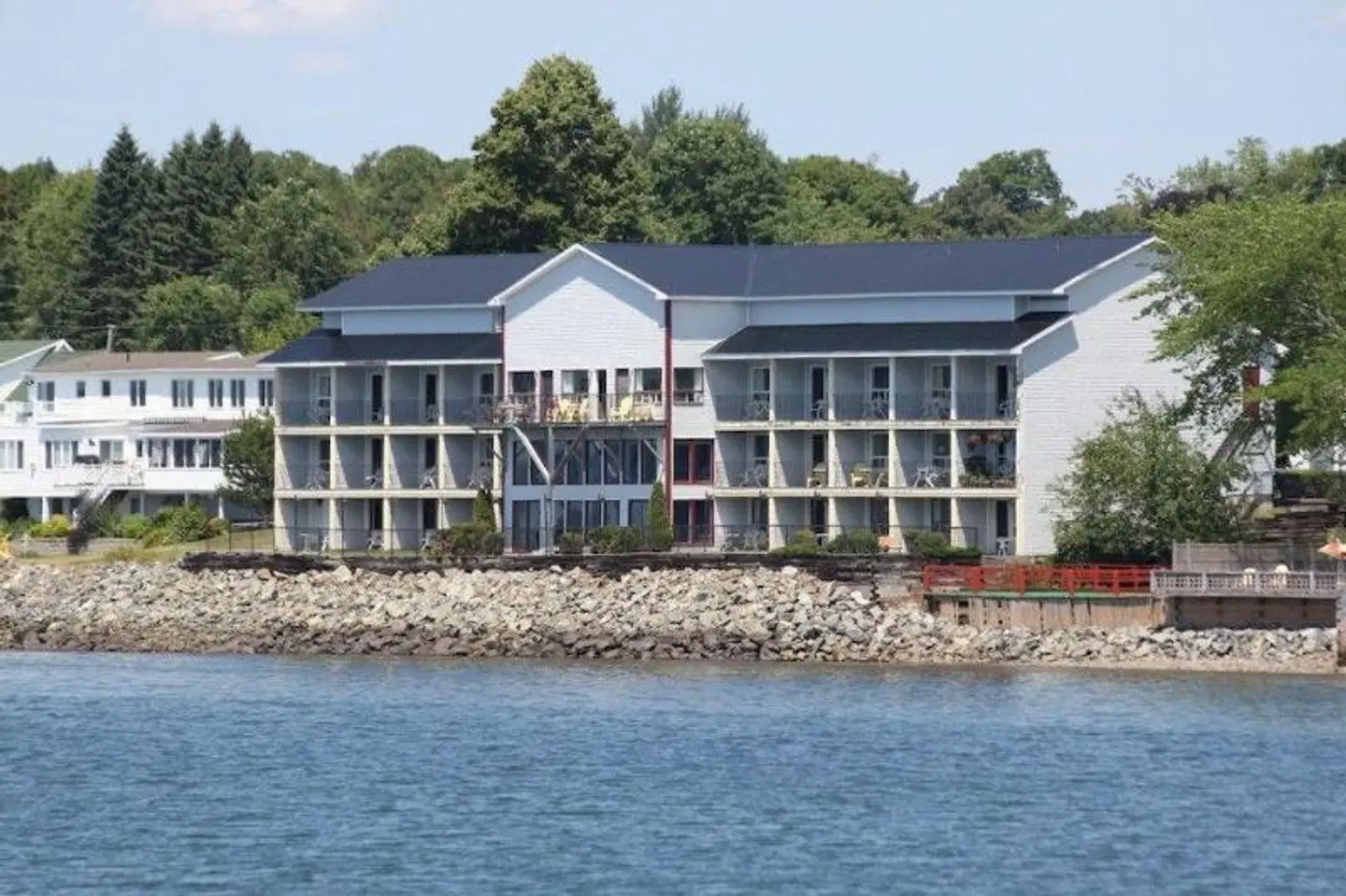 St Andrews Inn & Suites EXTERIOR