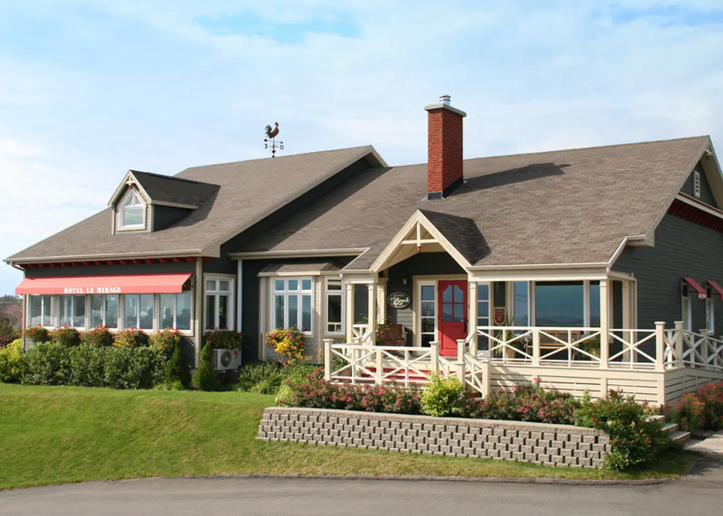 le Mirage EXTERIOR