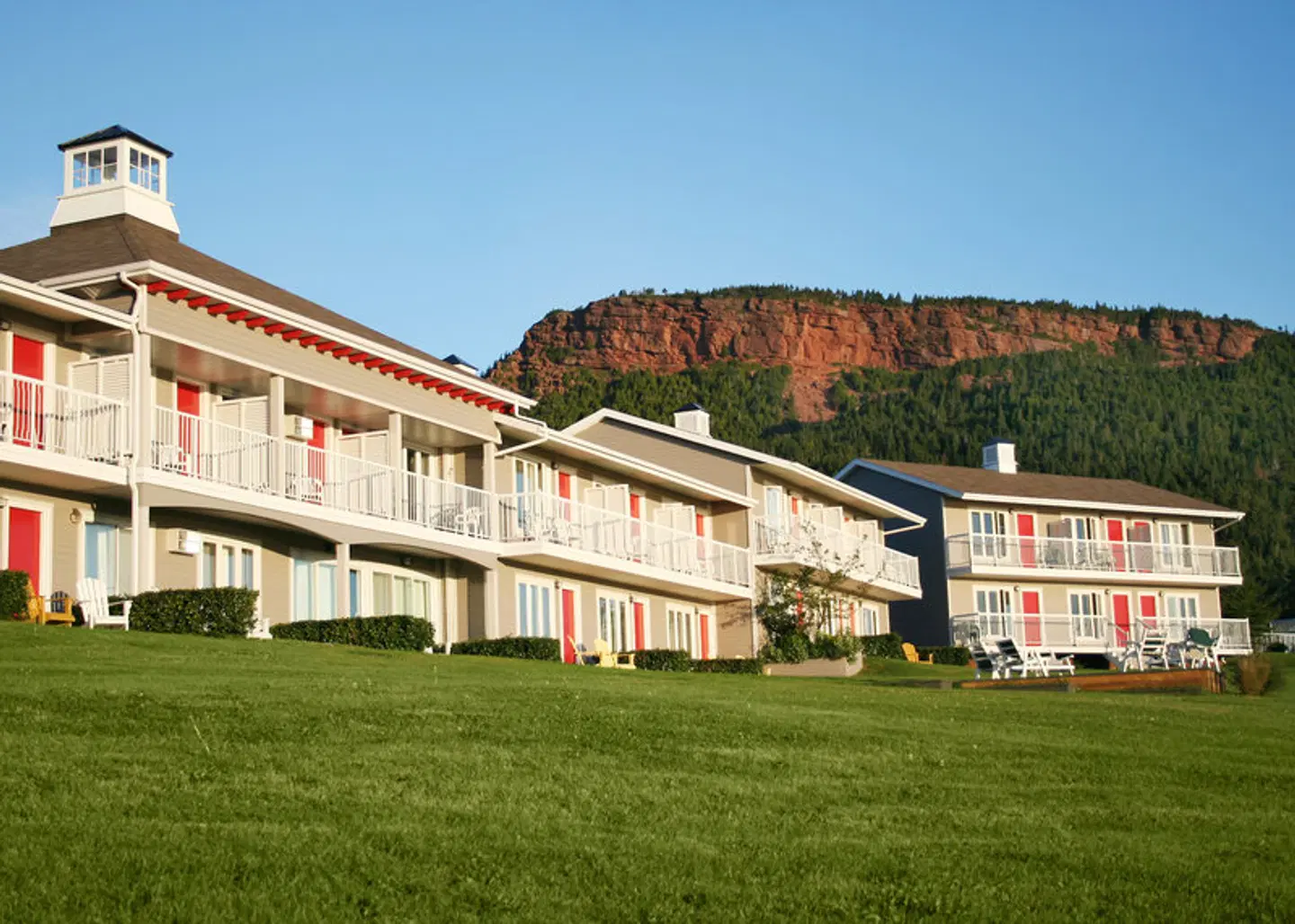 le Mirage EXTERIOR